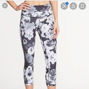 Women’s Old Navy active floral leggings